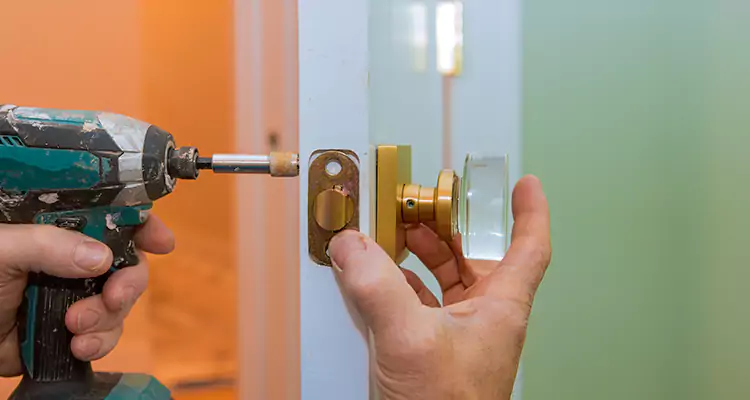 Broken Door Knob Fix in Ormond Beach, FL